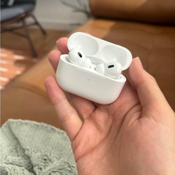 AirPod Gen 2 White Earbud Headphones - Picture 3 of 4